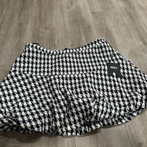 Black and White Houndstooth Skirt